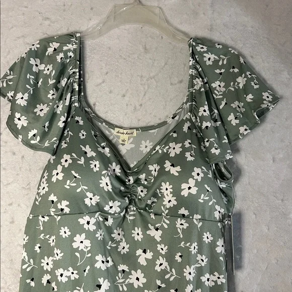 Derek Heart Sage Green Floral Flutter Sleeve Empire Waist Street Length Dress 1X - Picture 4 of 12